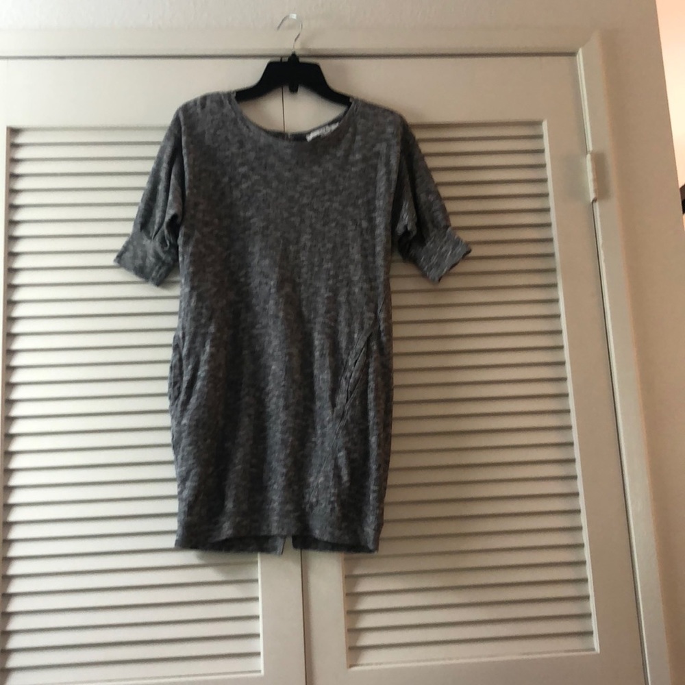 Black and gray sweater